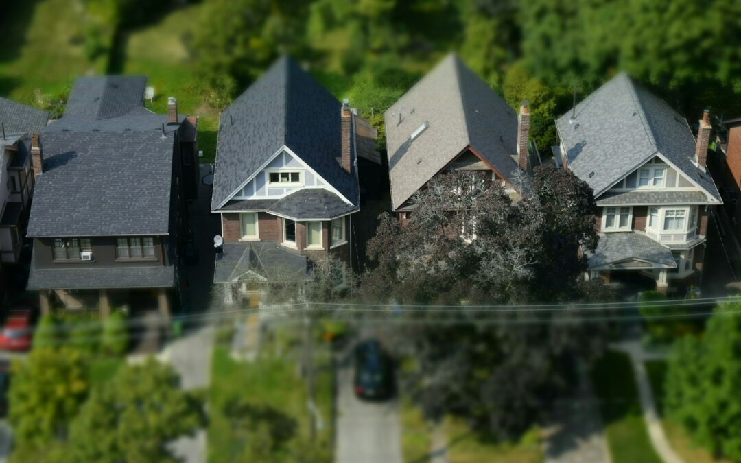 tilt-shift photography of house minitaure